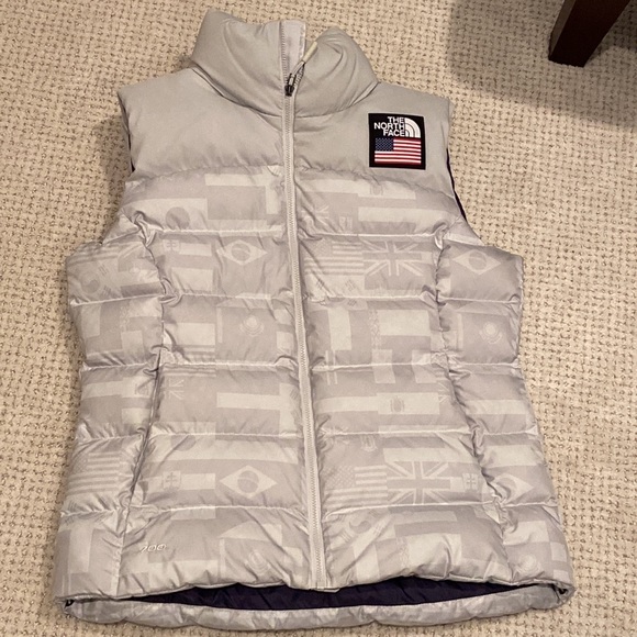 The North Face 2018 USA Olympic women’s vest in Glacier Grey. New without tags - Picture 2 of 4